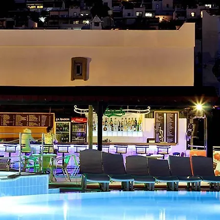 Maison 48 מלון דירות