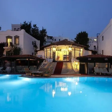 Maison 48 Apartahotel 4*